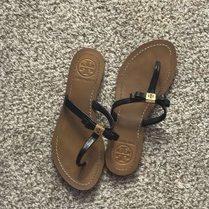 Tory Burch bow sandals only worn few times